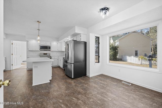 136 Kemberly Court, Jacksonville, NC 28540