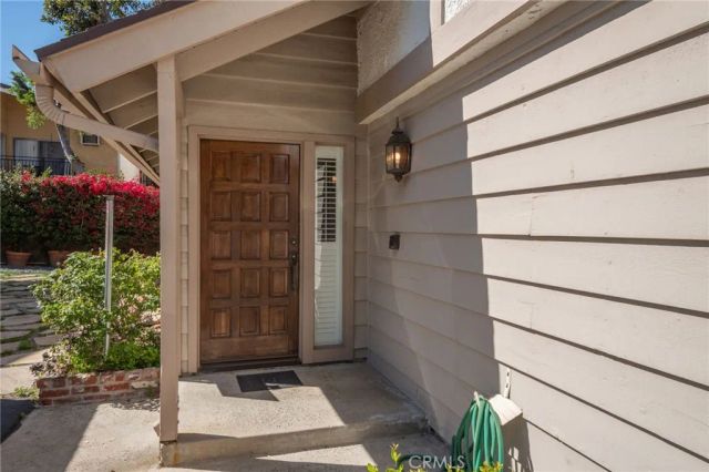 18319 Collins Street 19, Tarzana, CA 91356