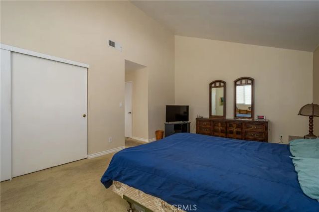 18319 Collins Street 19, Tarzana, CA 91356