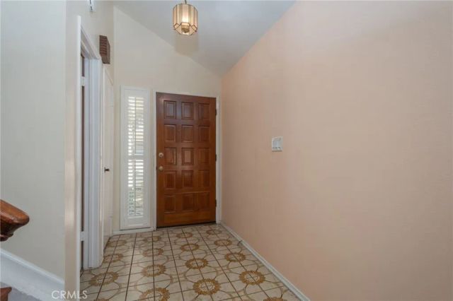 18319 Collins Street 19, Tarzana, CA 91356