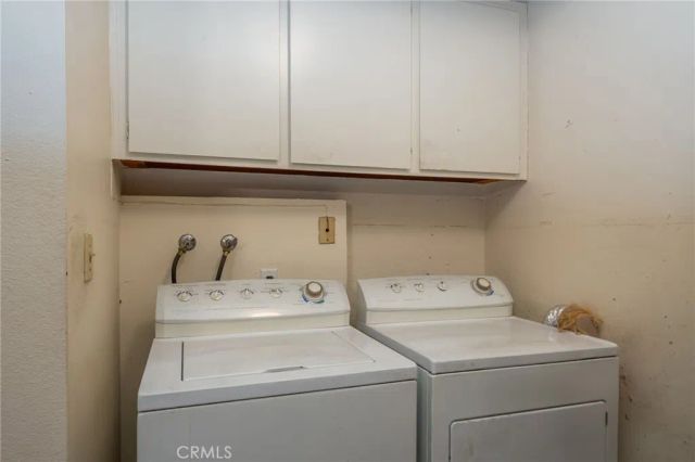 18319 Collins Street 19, Tarzana, CA 91356