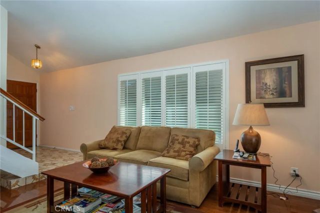 18319 Collins Street 19, Tarzana, CA 91356