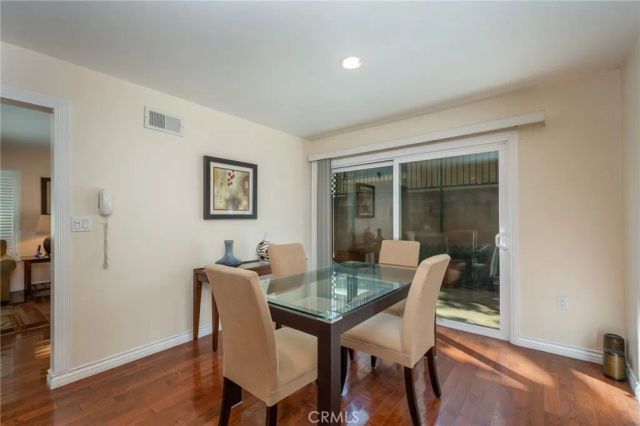 18319 Collins Street 19, Tarzana, CA 91356