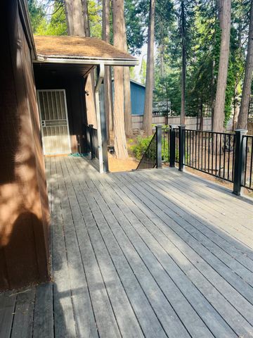 4341 Park Woods Dr, Pollock Pines, CA 95726