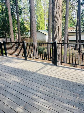 4341 Park Woods Dr, Pollock Pines, CA 95726
