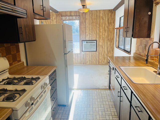 4341 Park Woods Dr, Pollock Pines, CA 95726