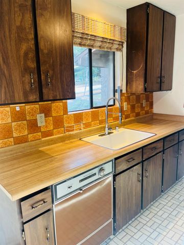 4341 Park Woods Dr, Pollock Pines, CA 95726