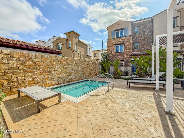 2860 Via Descanso, Camarillo, CA 93012
