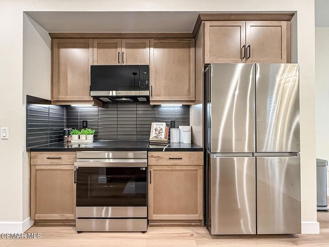 2860 Via Descanso, Camarillo, CA 93012