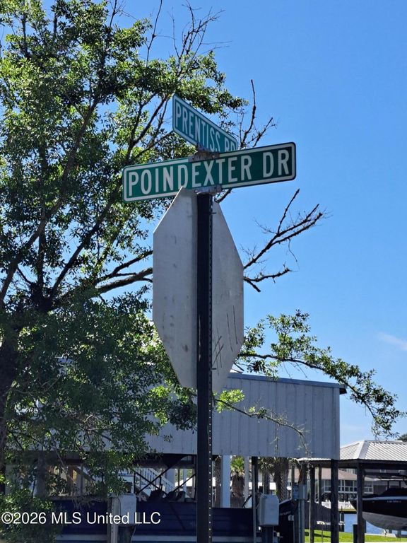 1 Poindexter Drive, Pass Christian, MS 39571