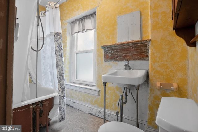 311 W WALNUT ST, Perkasie, PA 18944