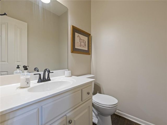 2220 Hawk View Road, Lee's Summit, MO 64082