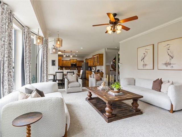 2220 Hawk View Road, Lee's Summit, MO 64082