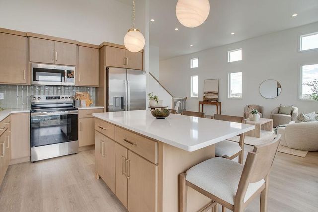 6747 Selkirk Drive S, Fargo, ND 58104