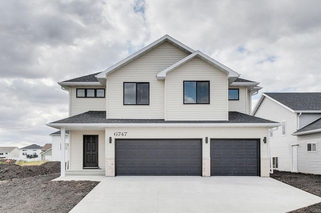 6747 Selkirk Drive S, Fargo, ND 58104