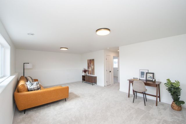 6747 Selkirk Drive S, Fargo, ND 58104