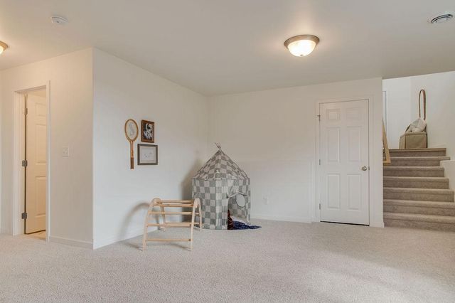6747 Selkirk Drive S, Fargo, ND 58104
