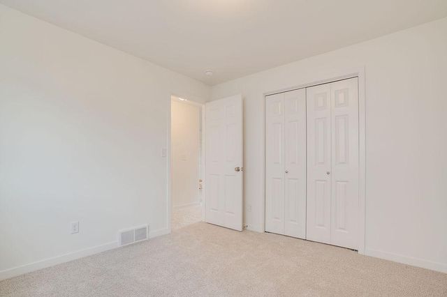 6747 Selkirk Drive S, Fargo, ND 58104