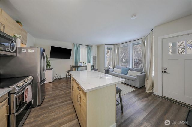 621 Houser Way S, Renton, WA 98057