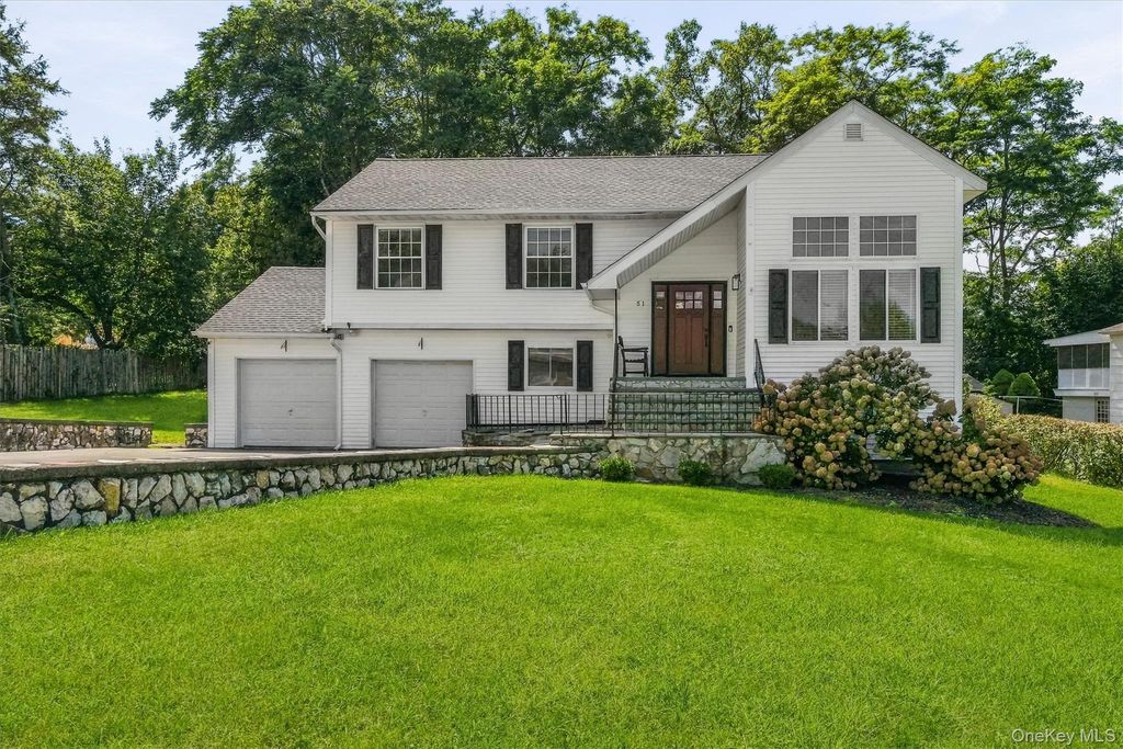 51 Keats Drive, New Windsor, NY 12553 — photo 2