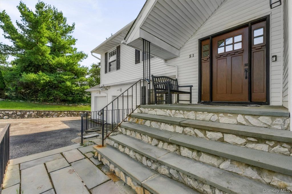 51 Keats Drive, New Windsor, NY 12553 — photo 3