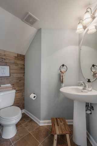 2105 Longhunter Chase Dr, Spring Hill, TN 37174