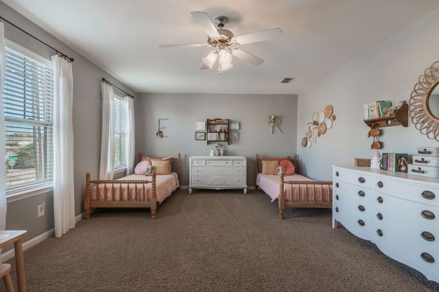 2105 Longhunter Chase Dr, Spring Hill, TN 37174