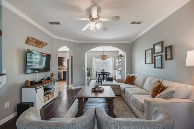 2105 Longhunter Chase Dr, Spring Hill, TN 37174