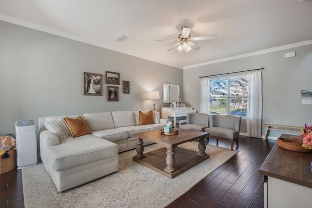 2105 Longhunter Chase Dr, Spring Hill, TN 37174