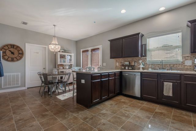 2105 Longhunter Chase Dr, Spring Hill, TN 37174