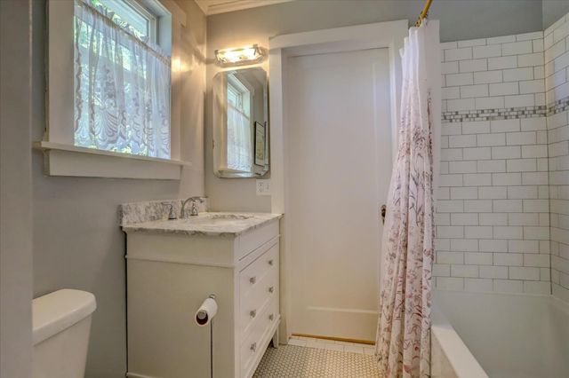 10664 oak St, Grass Valley, CA 95945