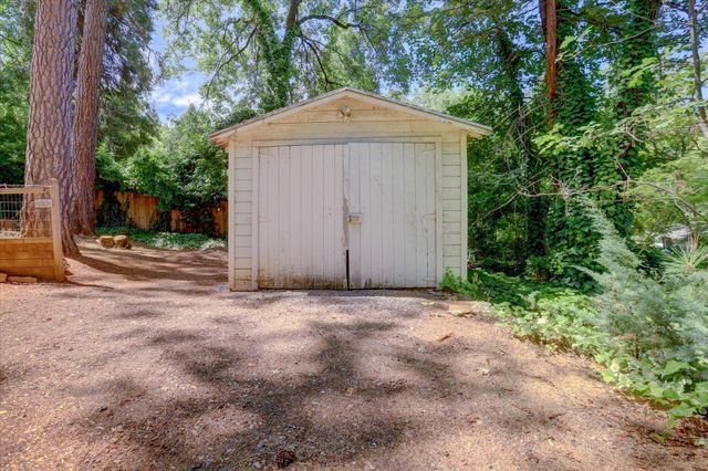 10664 oak St, Grass Valley, CA 95945