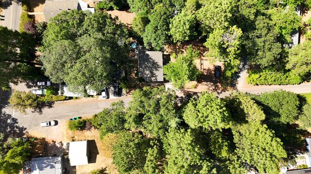10664 oak St, Grass Valley, CA 95945