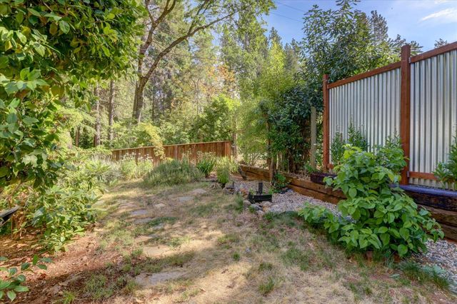 10664 oak St, Grass Valley, CA 95945
