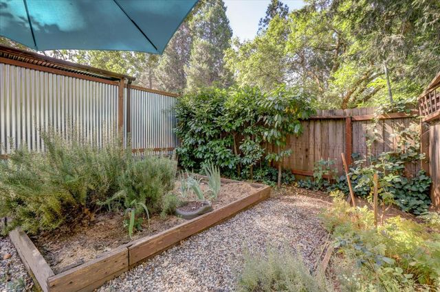 10664 oak St, Grass Valley, CA 95945