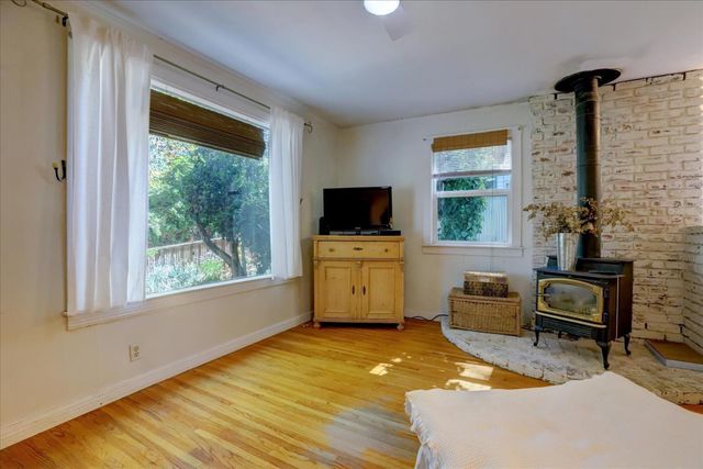 10664 oak St, Grass Valley, CA 95945