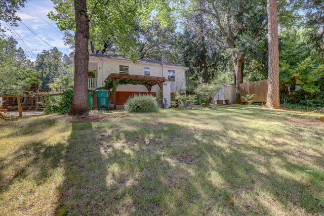 10664 oak St, Grass Valley, CA 95945