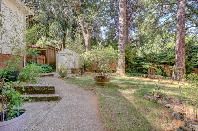 10664 oak St, Grass Valley, CA 95945