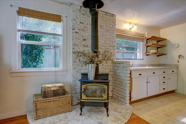 10664 oak St, Grass Valley, CA 95945