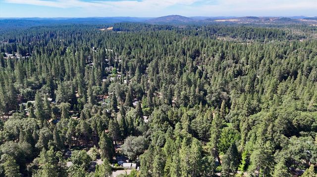 10664 oak St, Grass Valley, CA 95945