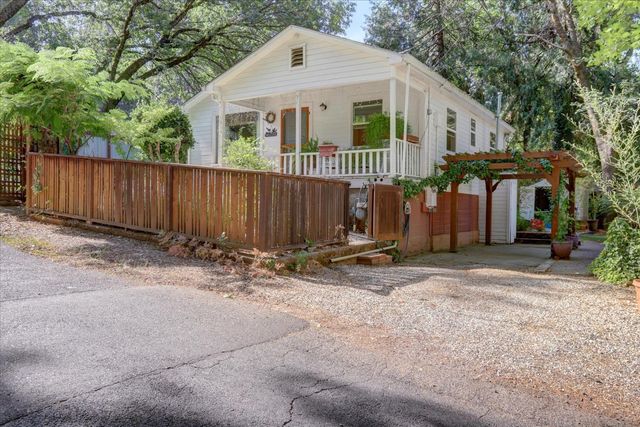 10664 oak St, Grass Valley, CA 95945