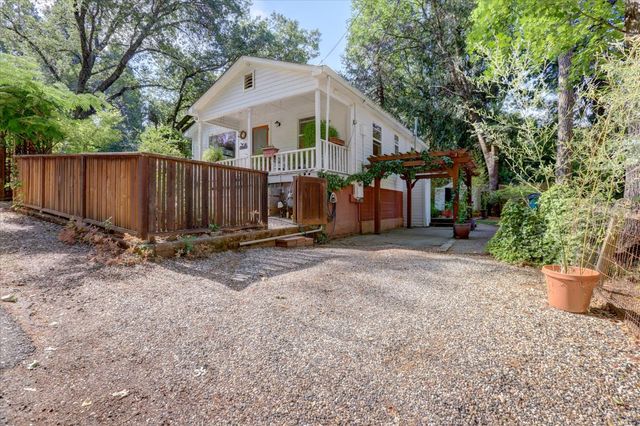 10664 oak St, Grass Valley, CA 95945