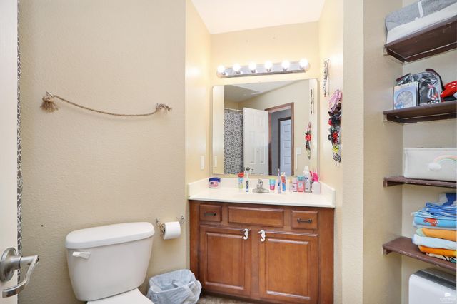 2710 Oakwood, Junction City, KS 66441