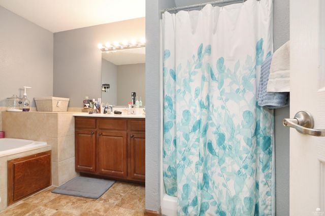 2710 Oakwood, Junction City, KS 66441