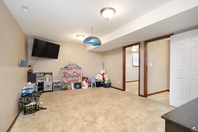 2710 Oakwood, Junction City, KS 66441