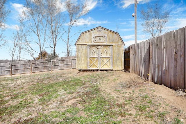 2710 Oakwood, Junction City, KS 66441