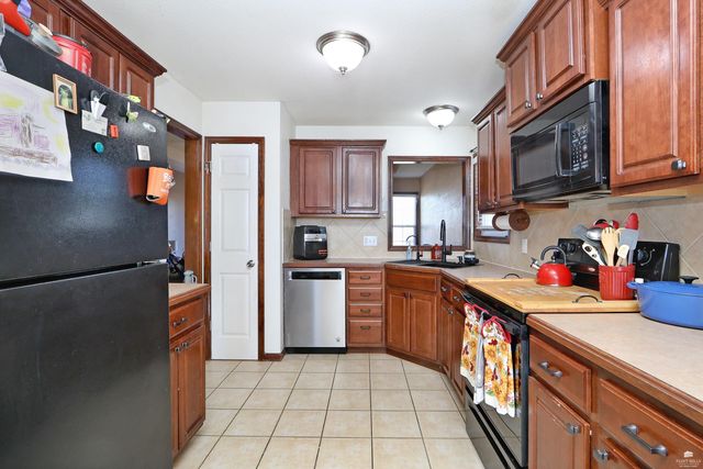 2710 Oakwood, Junction City, KS 66441