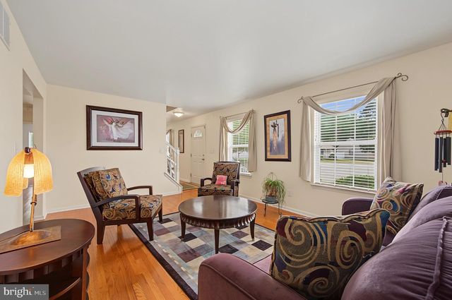 20 GOLF DR, Mays Landing, NJ 08330