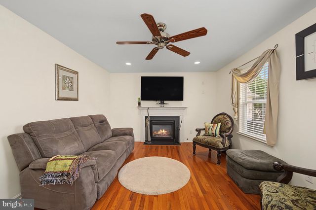 20 GOLF DR, Mays Landing, NJ 08330