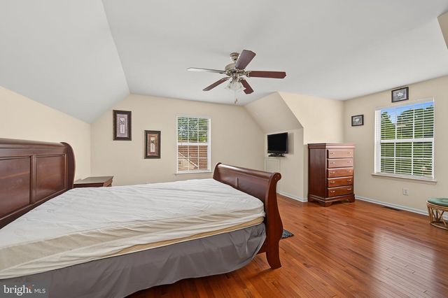 20 GOLF DR, Mays Landing, NJ 08330